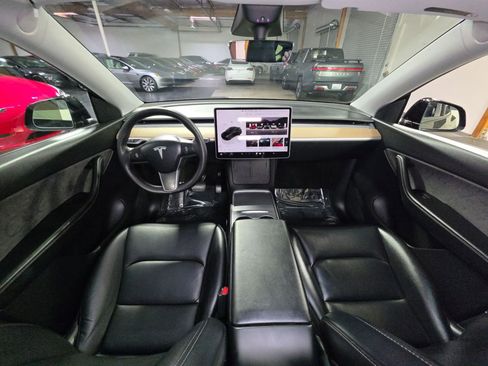Used 2022 Tesla Model Y Long Range AWD/4WD image 26