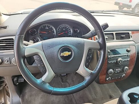 Used 2012 Chevrolet Suburban LS w/ Convenience Package 1 AWD/4WD image 9