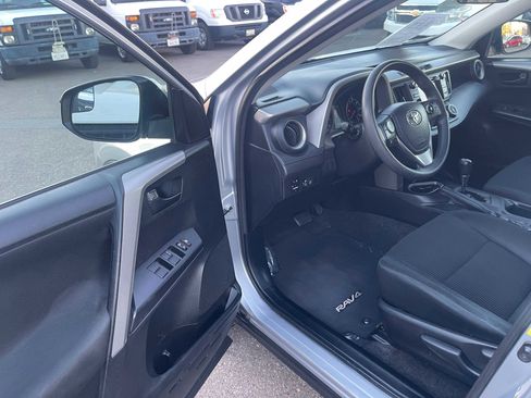 Used 2017 Toyota RAV4 LE w/ Carpet Mat Package image 15