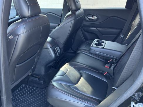 Used 2015 Jeep Cherokee Trailhawk w/ Leather Interior Group AWD/4WD image 14