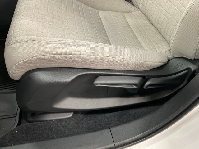 Certified 2026 Honda HR-V LX image 29