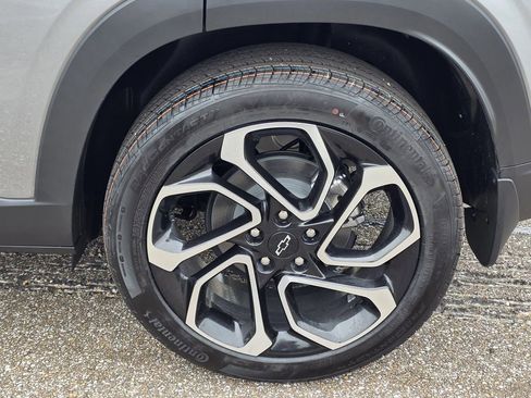 New 2026 Chevrolet Trax RS w/ Sunroof Package FWD image 36