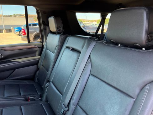 Used 2024 Chevrolet Suburban Z71 w/ Luxury Package AWD/4WD image 21