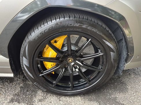 Used 2019 Lamborghini Urus AWD/4WD image 12