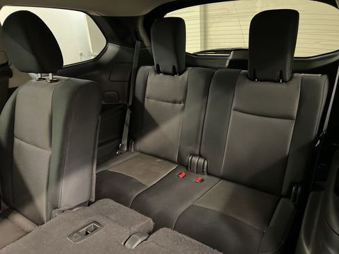 Used 2017 Nissan Pathfinder S AWD/4WD image 30