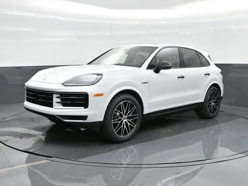 Used 2025 Porsche Cayenne E-Hybrid AWD/4WD image 1