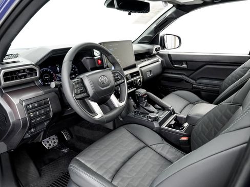 Used 2024 Toyota Tacoma TRD Sport w/ TRD Sport Premium Package image 4