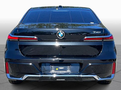 Used 2023 BMW 740i image 5