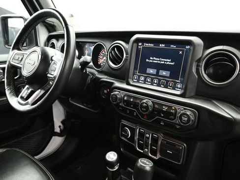 Used 2023 Jeep Wrangler Unlimited Sahara w/ Cold Weather Group AWD/4WD image 15