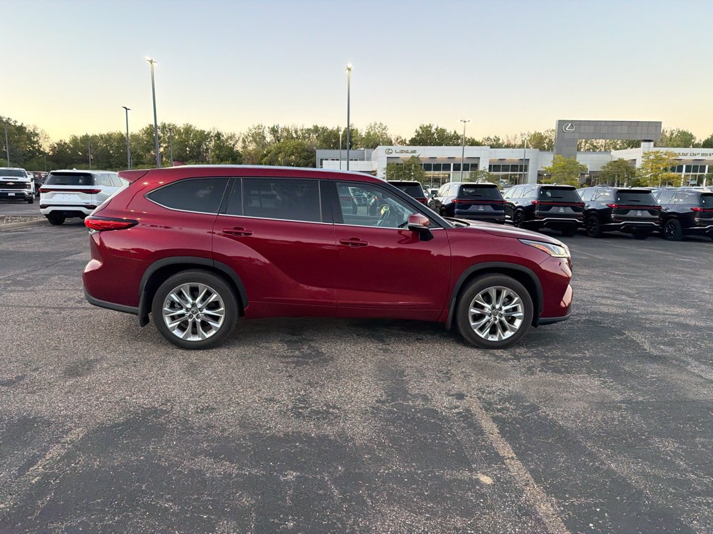 Used 2021 Toyota Highlander Limited AWD/4WD image 14