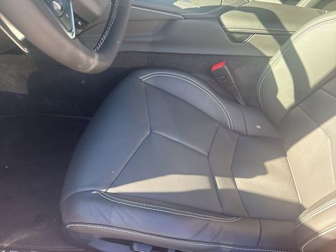 Used 2024 Chevrolet Corvette Stingray Convertible w/ Z51 Performance Package image 8