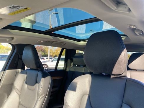 Used 2025 Volvo XC90 B5 Plus image 4