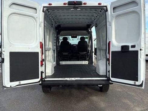 Used 2023 RAM ProMaster 2500 image 14