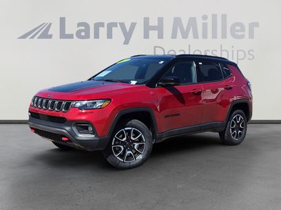 Used 2025 Jeep Compass Trailhawk