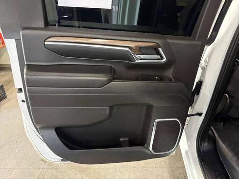 Used 2024 Chevrolet Silverado 2500 LT AWD/4WD image 39
