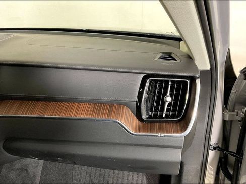 Used 2023 Volvo XC60 B5 Ultimate w/ Protection Package Premier FWD image 16