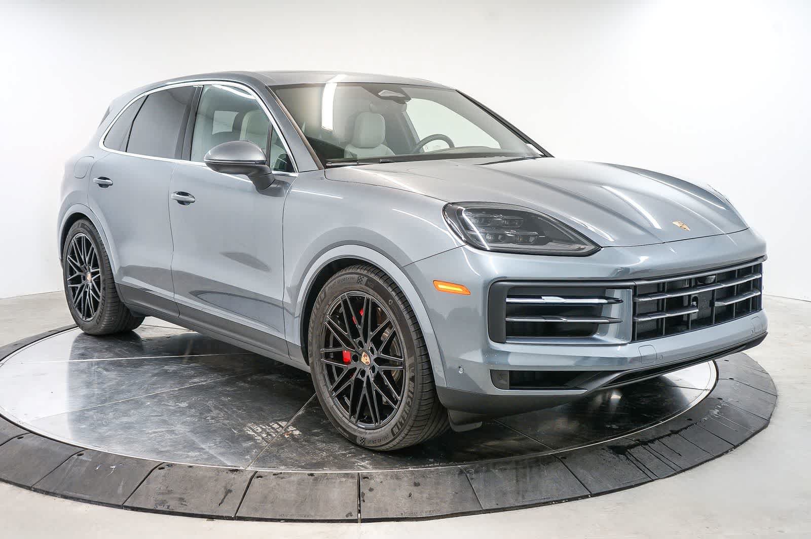 Certified 2026 Porsche Cayenne S AWD/4WD image 7