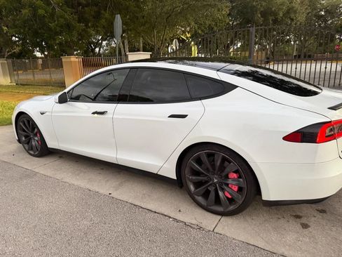 Used 2013 Tesla Model S Performance image 16