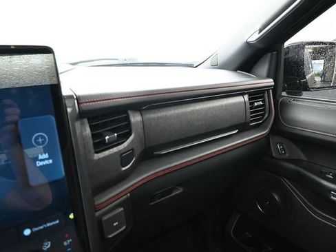 Used 2024 Ford Expedition Limited AWD/4WD image 30