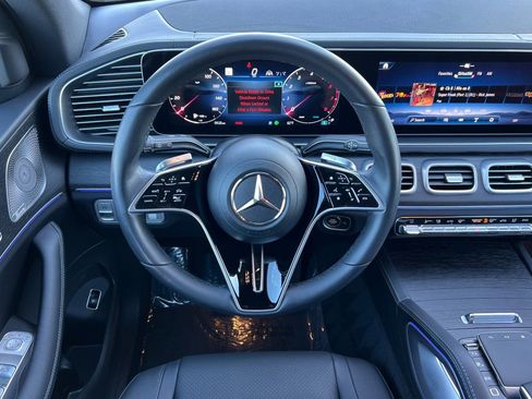 Certified 2025 Mercedes-Benz GLS 450 4MATIC image 17