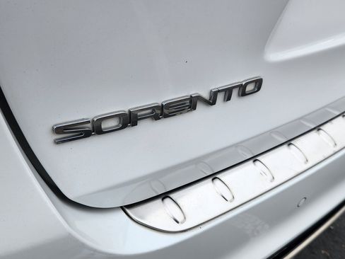 Used 2020 Kia Sorento SX image 19