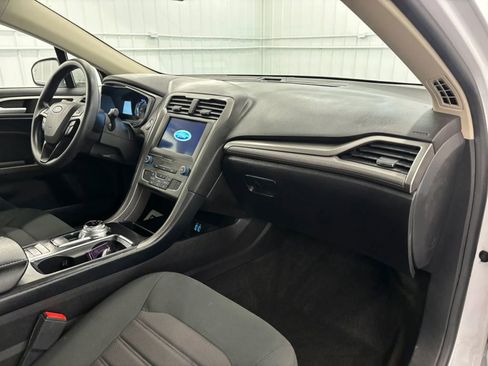 Used 2020 Ford Fusion SE FWD image 36
