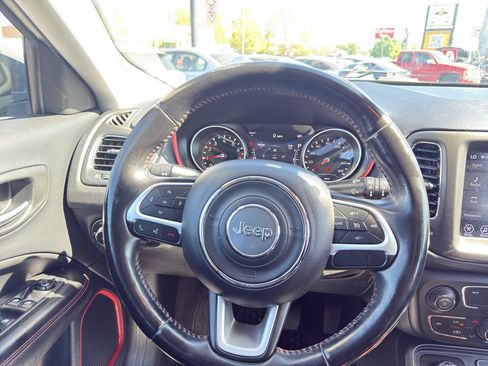 Used 2020 Jeep Compass Trailhawk AWD/4WD image 24