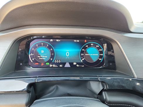 Certified 2025 Volkswagen Atlas Cross Sport SE FWD image 17