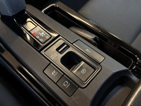 Used 2023 Toyota Prius LE FWD image 18