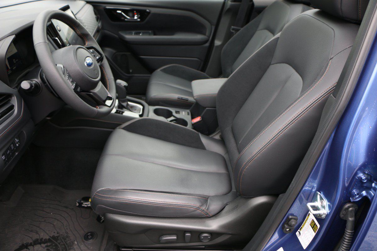 Used 2025 Subaru Forester Touring AWD/4WD image 28
