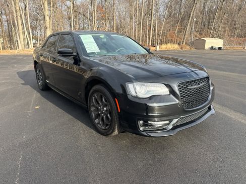 Used 2023 Chrysler 300 Touring L w/ Popular Equipment Group image 1