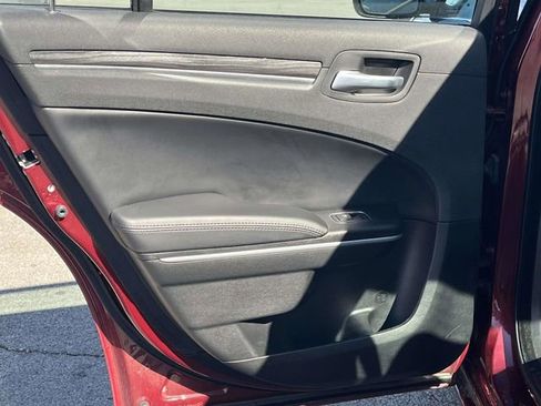 Used 2022 Chrysler 300 Touring image 16