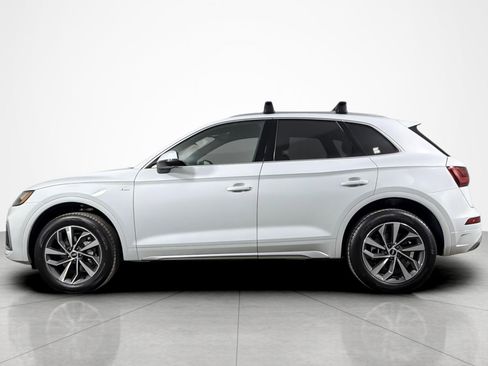 Used 2023 Audi Q5 2.0T Premium Plus w/ Premium Plus Package AWD/4WD image 2