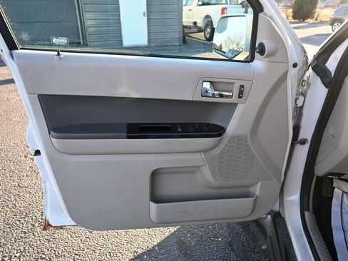 Used 2010 Ford Escape 2WD Hybrid image 11