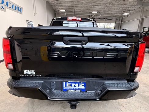 Used 2023 Chevrolet Colorado Z71 w/ Z71 Convenience Package 2 AWD/4WD image 6