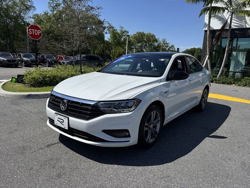 Used 2019 Volkswagen Jetta R-Line w/ R-Line Cold Weather Package image 10