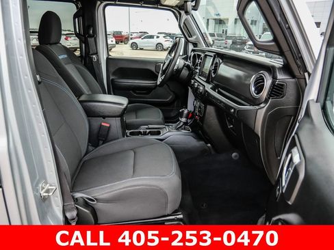 Used 2023 Jeep Wrangler Unlimited Rubicon 4xe w/ Cold Weather Group AWD/4WD image 20