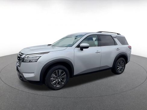 Used 2025 Nissan Pathfinder SV AWD/4WD image 8