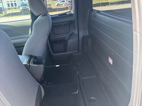 Used 2019 Toyota Tacoma SR image 14