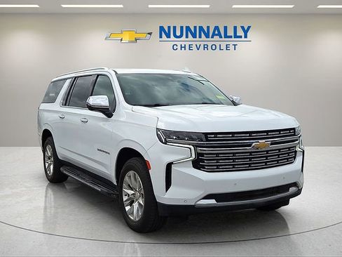 Used 2022 Chevrolet Suburban Premier image 7