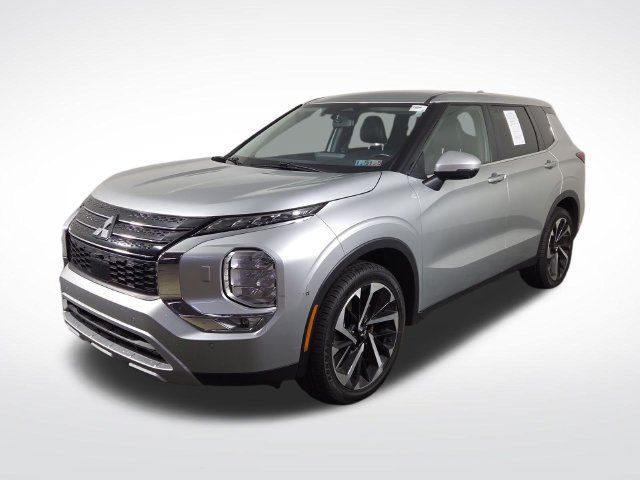 Used 2024 Mitsubishi Outlander SE AWD/4WD image 2