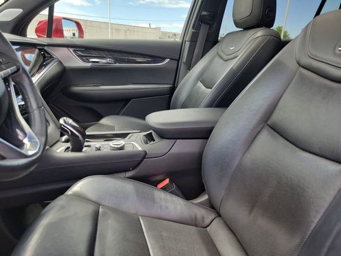 Used 2020 Cadillac XT6 Premium Luxury AWD/4WD image 22