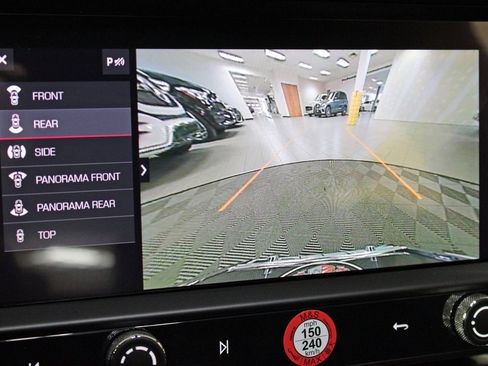 Used 2025 Porsche Macan image 28