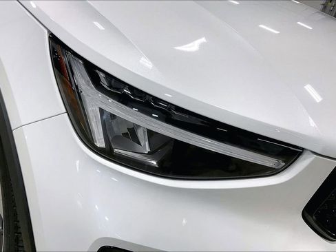 Certified 2023 Volvo XC40 B5 Plus w/ Protection Package Premier AWD/4WD image 32