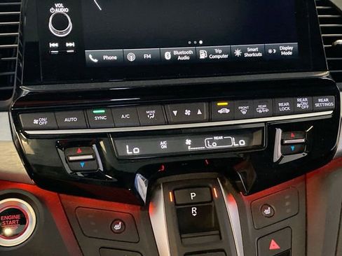Used 2025 Honda Odyssey Sport-L image 19