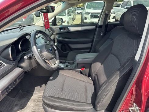 Used 2019 Subaru Outback 2.5i Premium AWD/4WD image 12