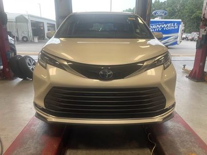 Used 2021 Toyota Sienna Limited