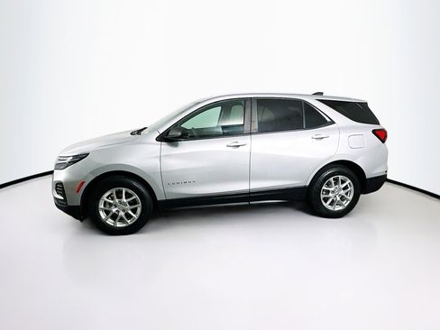 Used 2022 Chevrolet Equinox LS w/ LS Convenience Package image 4