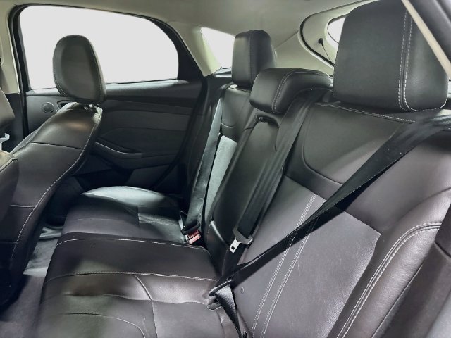 Used 2014 Ford Focus Titanium FWD image 21