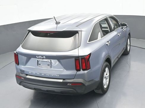 Used 2022 Kia Sorento LX image 48